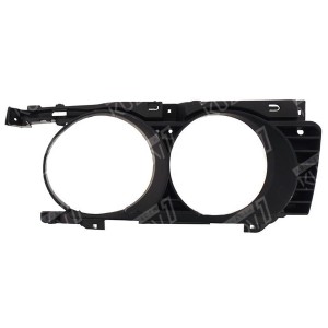 РЕШЕТКА РАДИАТОРА (ПРАВАЯ) - фото