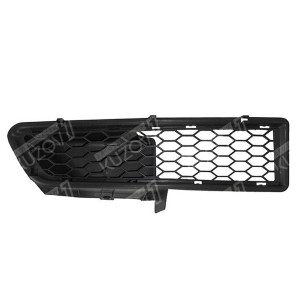 РЕШЕТКА В БАМПЕР (ПРАВАЯ) - фото