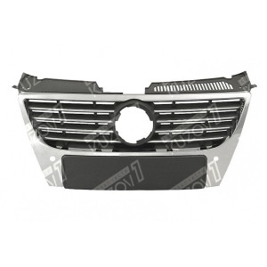 РЕШЕТКА РАДИАТОРА, С ОТВ. ПОД ПАРКТРОНИКИ - фото